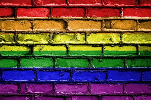 LGBTQ grafit na zidu od cigle
