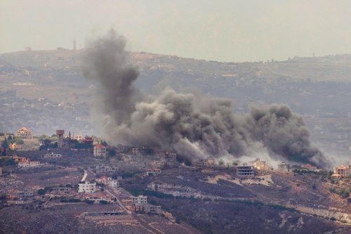 Izrael bombarduje Liban