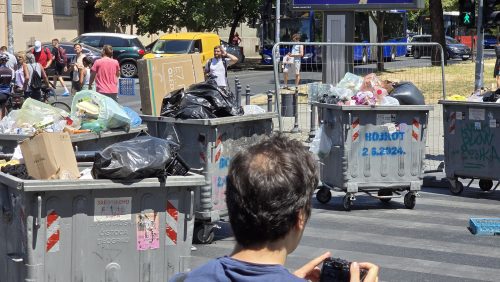 blokirana ulica kontejneri studenti građani žandarmerija