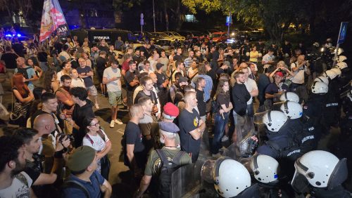 protest sns žandarmerija naprednjaci