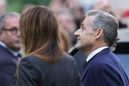predsednik zatvor osuđen sarkozi nikola karla bruni francuska