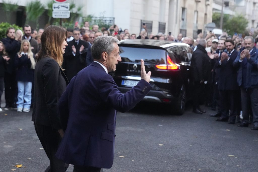 predsednik zatvor osuđen sarkozi nikola karla bruni francuska